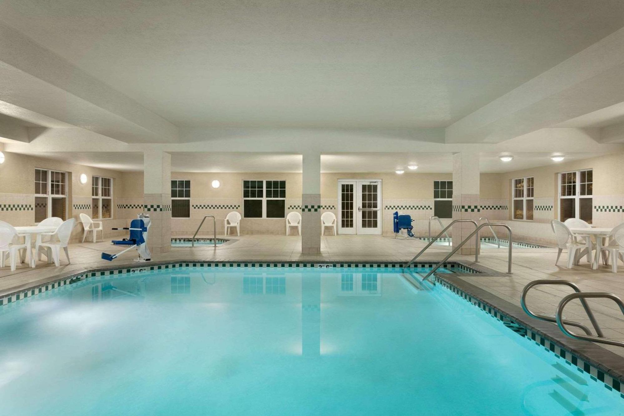 Country Inn & Suites By Radisson, Boise West - Меридиан Екстериор снимка
